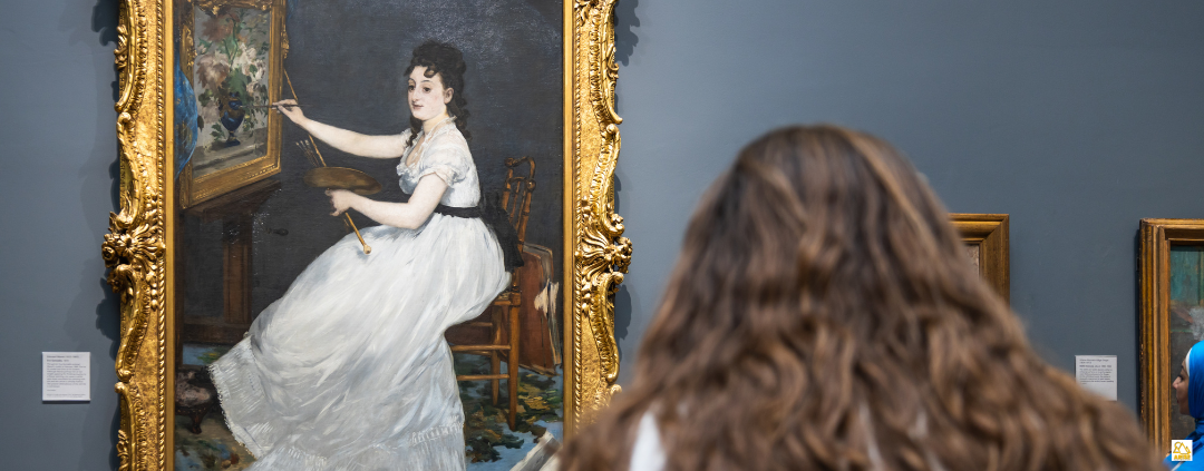 image of woman looking at art in a museum as part of Art History Curriculum for Teens class at Arise Home Education